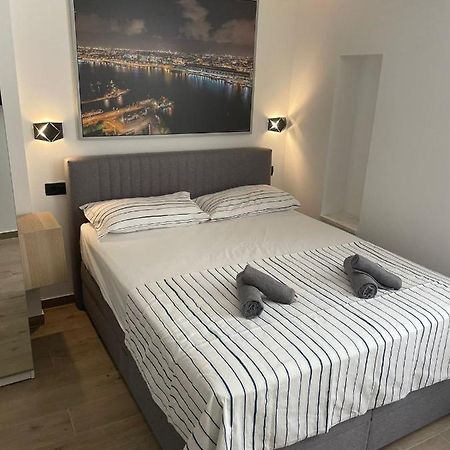 Apartments Anka Pula Bagian luar foto