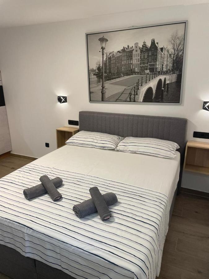 Apartments Anka Pula Bagian luar foto