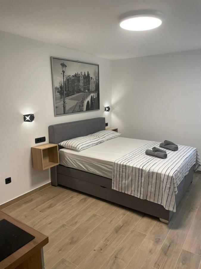 Apartments Anka Pula Bagian luar foto