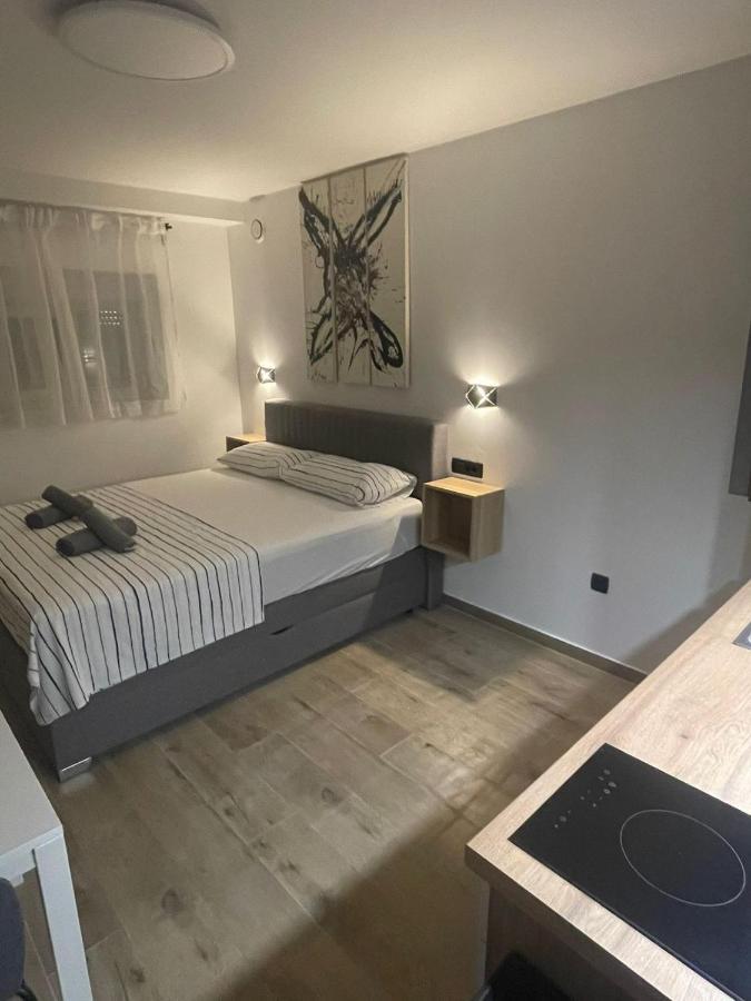 Apartments Anka Pula Bagian luar foto