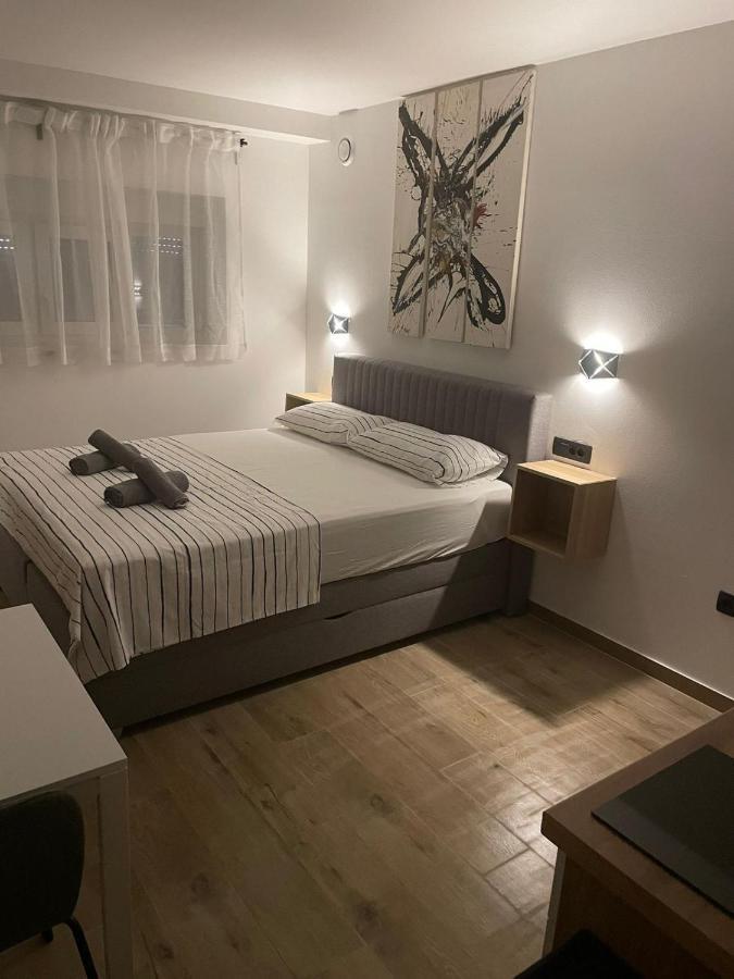 Apartments Anka Pula Bagian luar foto